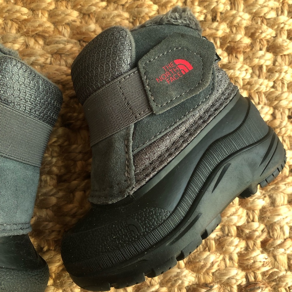 The North Face Alpenglow II Boot - Baby / Toddler. Size 5